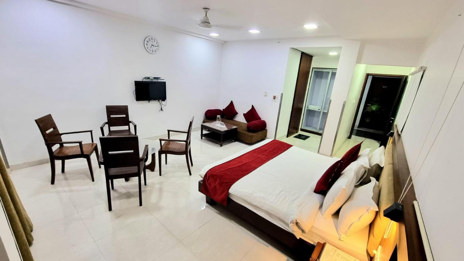 Hotel Raviraj, Chhatrapati Sambhaji Nagar Aurangabad  Exteriör bild