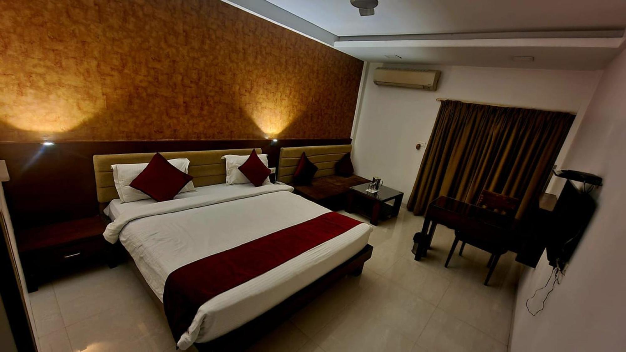 Hotel Raviraj, Chhatrapati Sambhaji Nagar Aurangabad  Exteriör bild